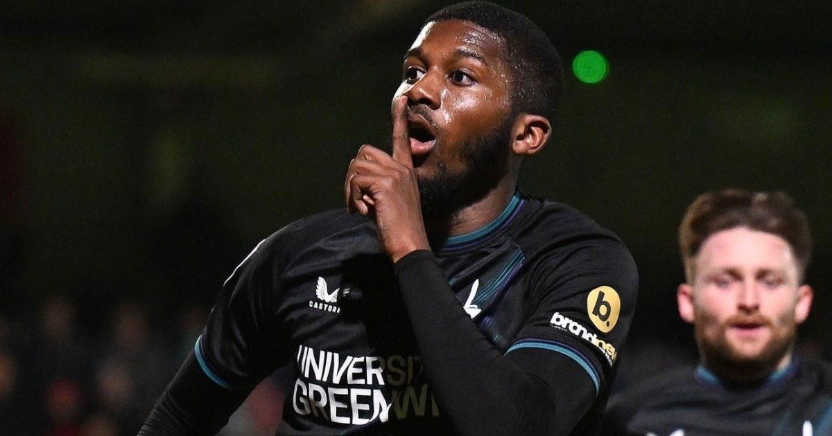 Sierra Leone's Daniel Kanu helps Charlton Athletic beat Cheltenham