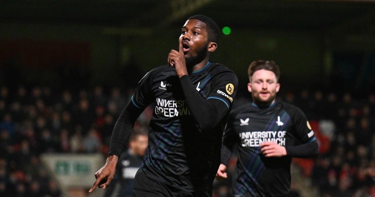 Sierra Leone International Daniel Kanu has been named the Charlton Athletic Valley Gold Young Player of the Year for the second time.