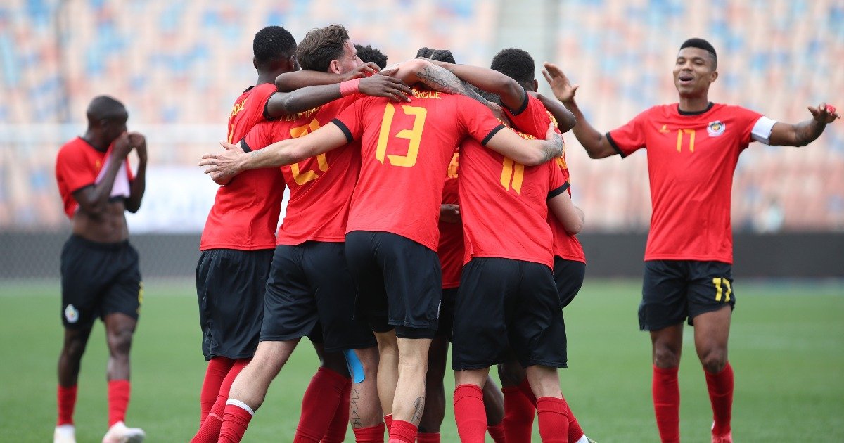 Mozambique beat 10-man Uganda as Cape Verde earn late win