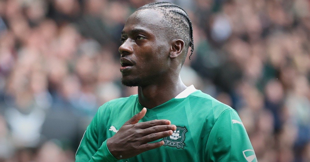 Sierra Leone's Mustapha Bundu continues fine form as Plymouth fight survival