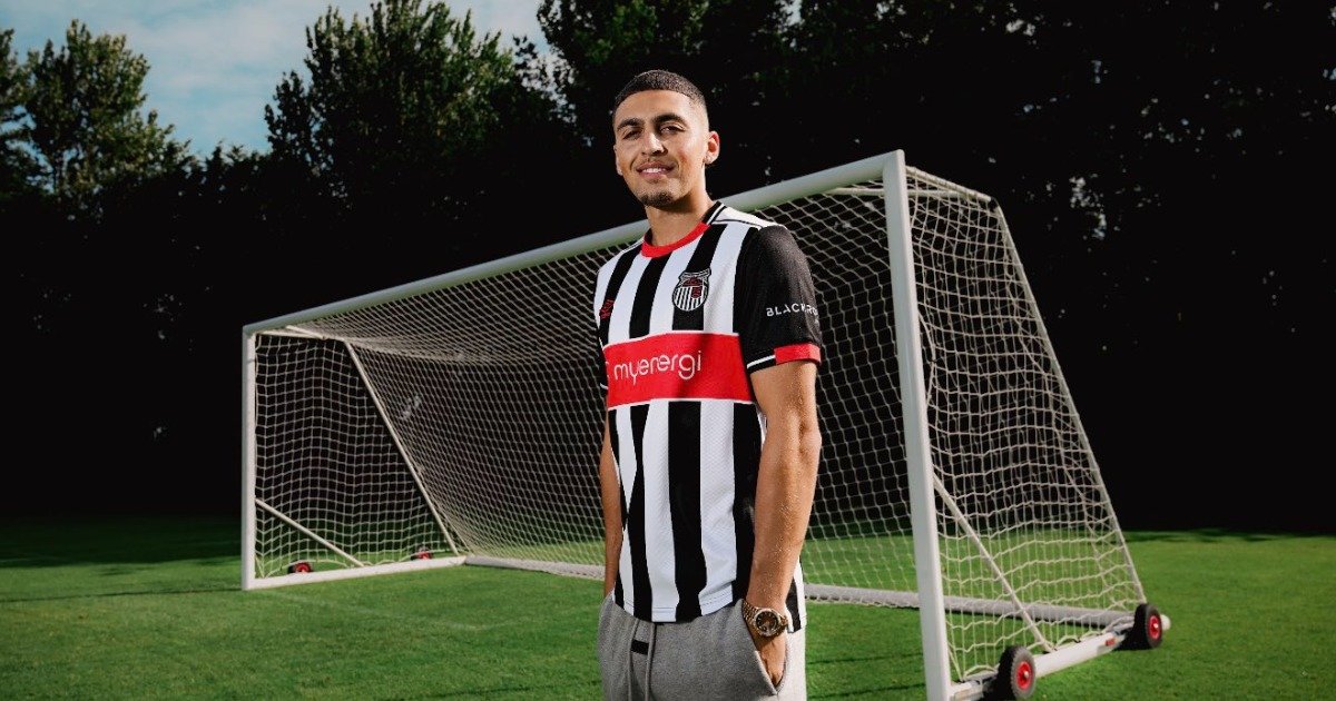 Sierra Leone's native Jaze Kabia happy with Grimsby Town move