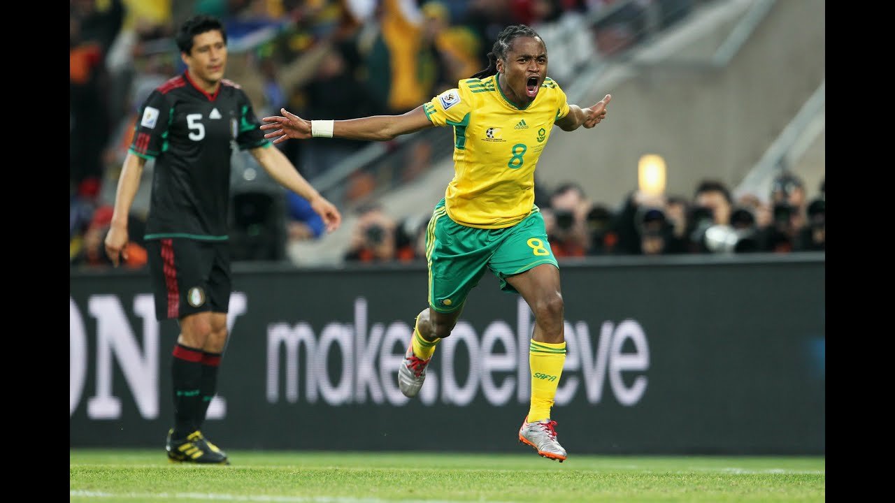 Both teams played to a 1-1 draw at the 2010 World Cup in South Africa after Siphiwe Tshabalala had opened the scoring for the host team at their Soccer City, Johannesburg, but a Rafael Márquez equaliser cancelled out Tshabalala's opener.